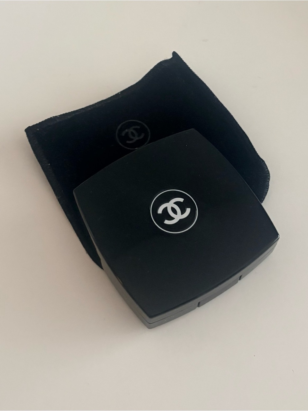 CHANEL Black Les 4 Ombres Eyeshadow Compact with Velvet Pouch